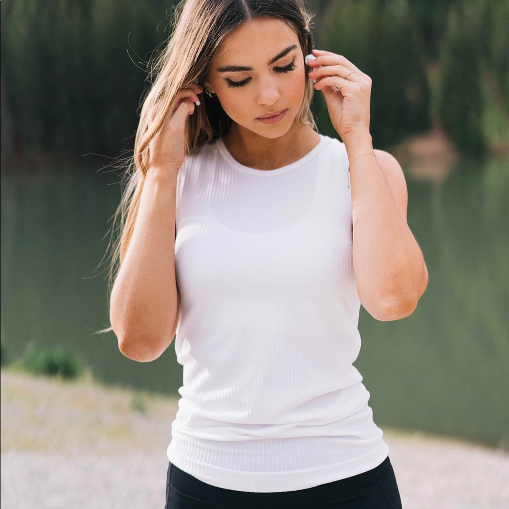 EUC - Zyia White Parallel Tank